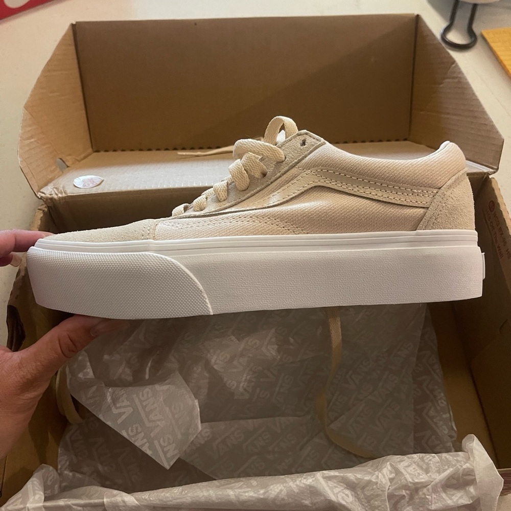 New in Box Vans Brazilian Sand Suede Old Skool Platform Sneakers